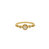 Bague dorée ajourée pierre de lune et zircons