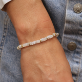 Bracelet doré en pierres taillées en disques Heishi