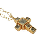 Collier doré croix avec prehnite taillée en carrés 50 cm