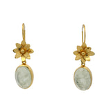 Boucles d'oreilles dorées fleur et prehnite facettée
