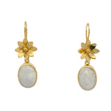 Boucles d'oreilles dorées fleur et pierre de lune facettée