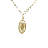 Collier doré à maillons ovales et médaillon ajouré 50cm