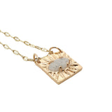 Collier doré plaque avec oeil en pierre de lune 50 cm