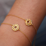 Bracelet médaille avec trèfle et zircons blancs