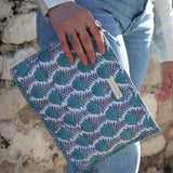 Grande pochette de voyage blanche& fleurs vert canard