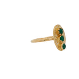 Bague dorée martelée ovale et trio d'onyx verte