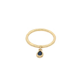 Bague dorée martelée avec goutte en lapis lazulis