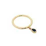 Bague dorée martelée avec goutte en lapis lazulis
