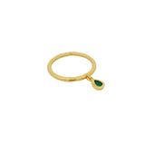 Bague dorée martelée avec goutte en onyx verte