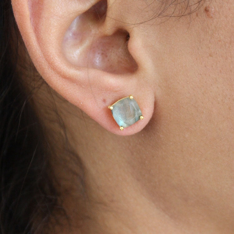 Boucles d’oreilles dorées et labradorite