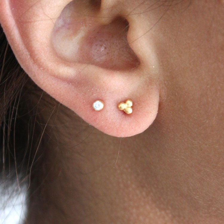 Boucles dorées 3 boules - Boucles d’oreilles