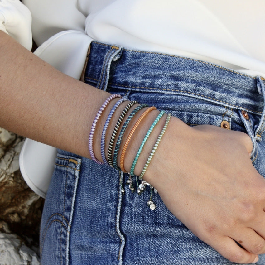 Bracelet mali sur cordon