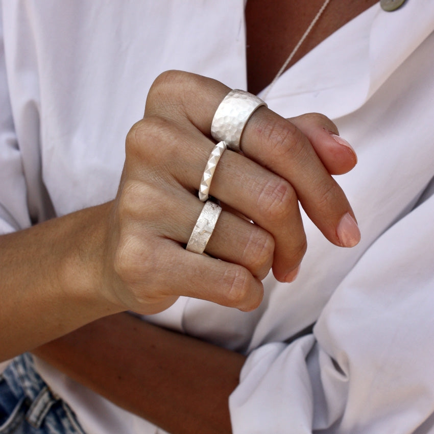 Bague martelée avec croix en argent 925 - Bagues
