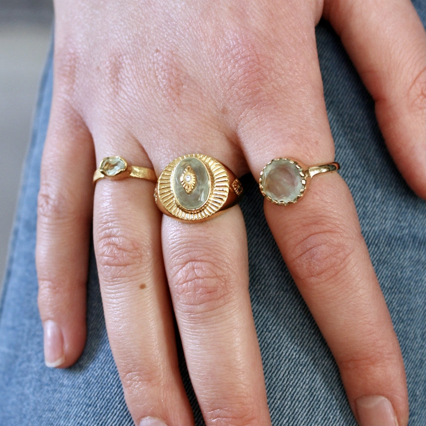 Chevalière dorée pierre et oeil zircon - 54 / PREHNITE