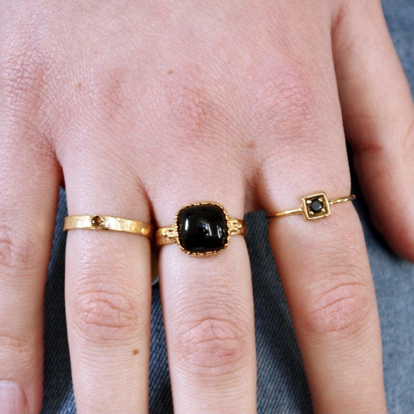 Bague dorée cabochon pierre - 50 / ONYX NOIRE