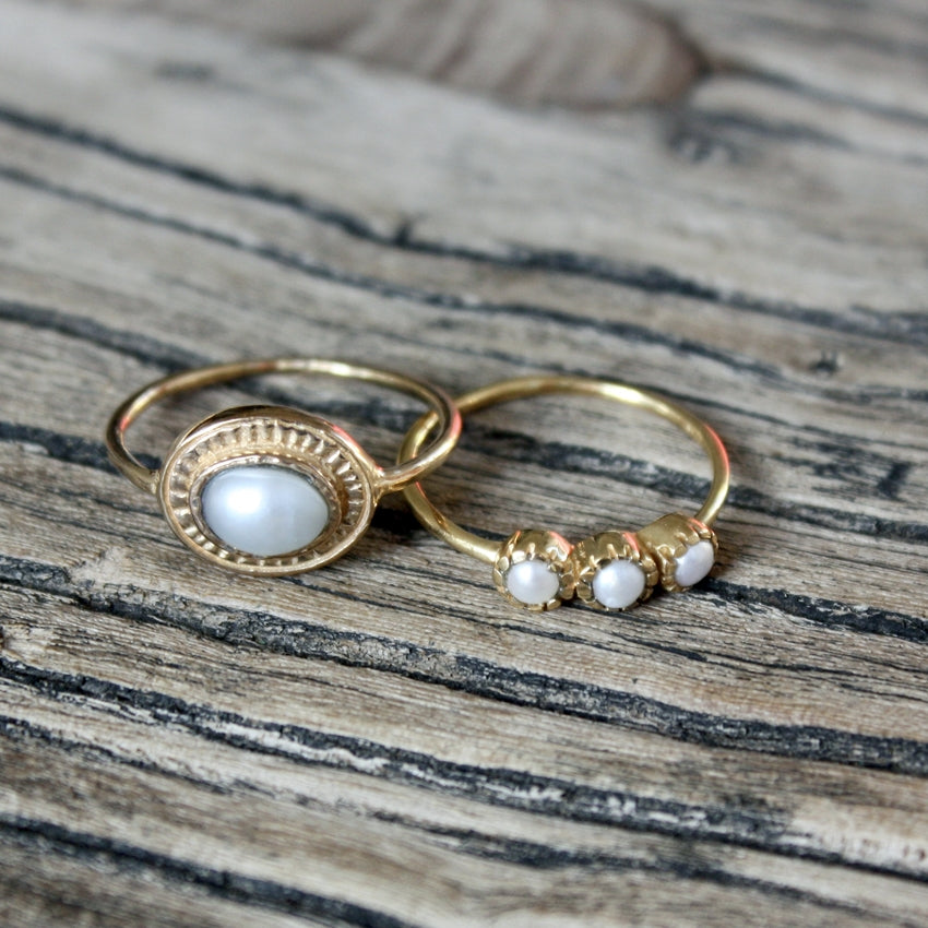 Bague dorée trilogie de pierres - 54 / PERLE DE CULTURE