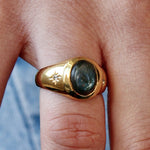 Chevalière dorée pierre cabochon et zircons - 50 /