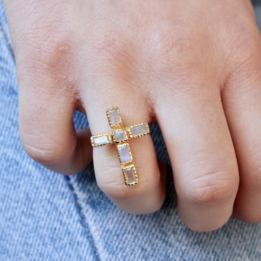 Bague croix dorée à l’or fin 18k - 50 / PIERRE DE LUNE -