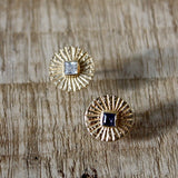 Boucles dorées rond strié et pierre