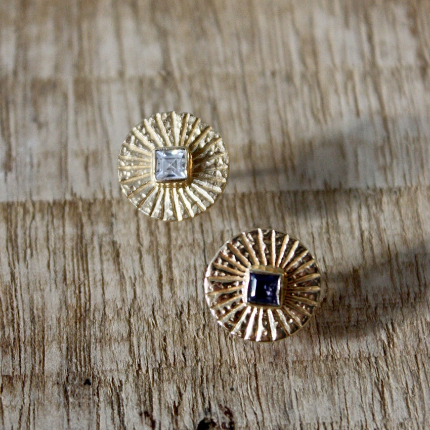 Boucles dorées rond strié et pierre