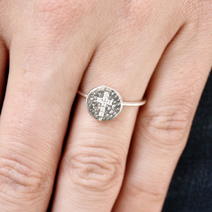 Bague martelée avec croix en argent 925 - Bagues