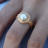 Bague dorée texturée et pierre cabochon - 50 / PERLE
