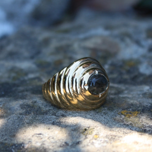 Chevalière dorée vagues et pierre cabochon - 50 /