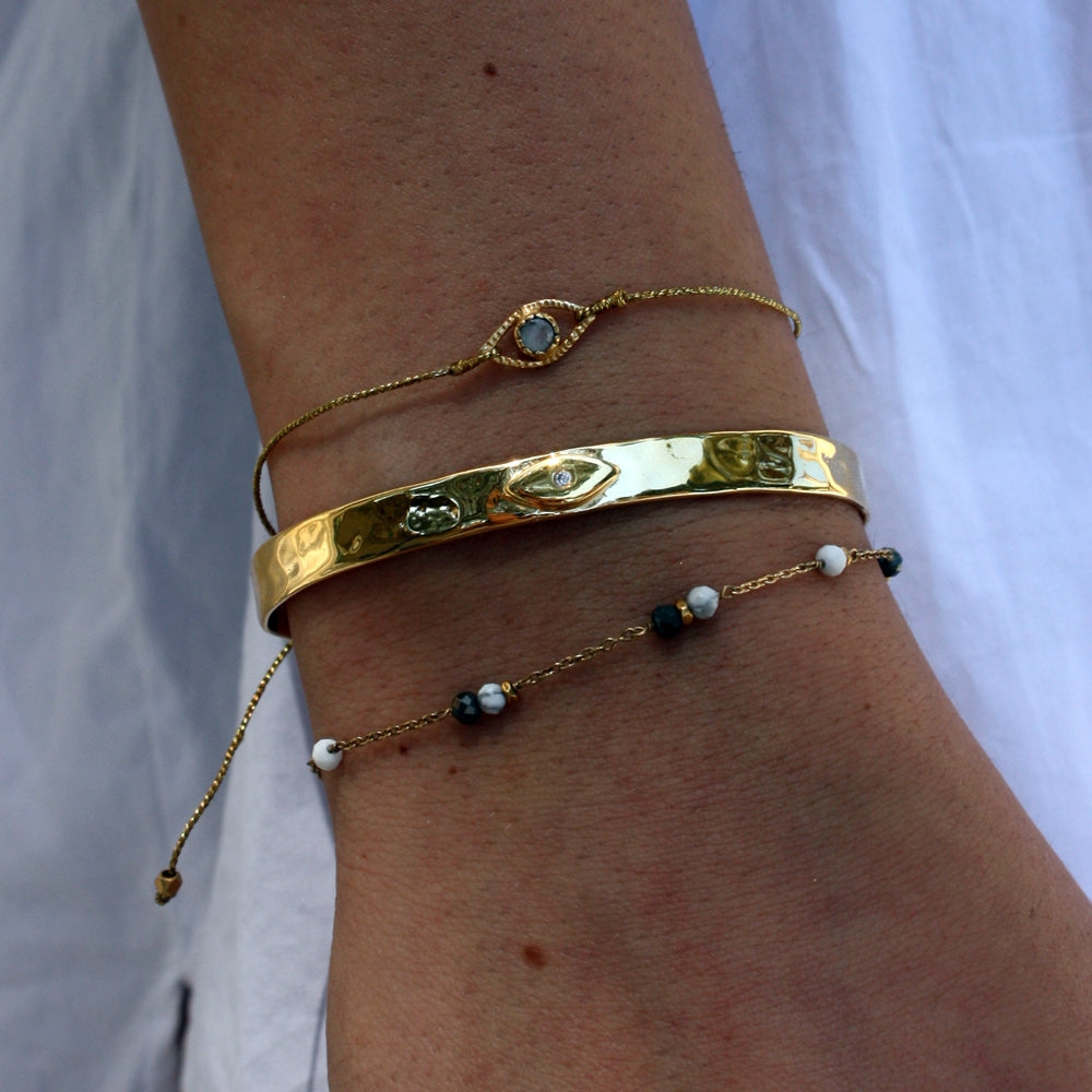 Bracelet cordon et oeil pierre