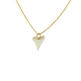 Collier doré dent de requin