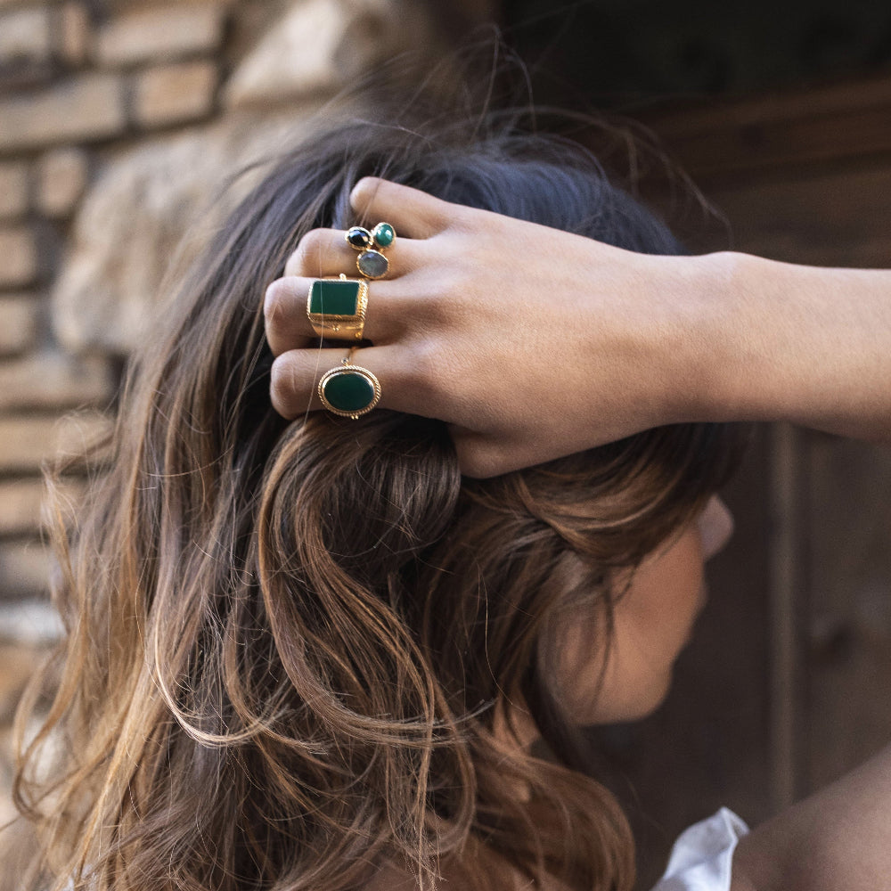 Bague dorée trio de pierres