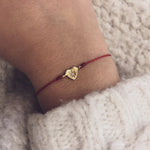 Bracelet fil fin coloré coeur doré et zircon - ROUGE