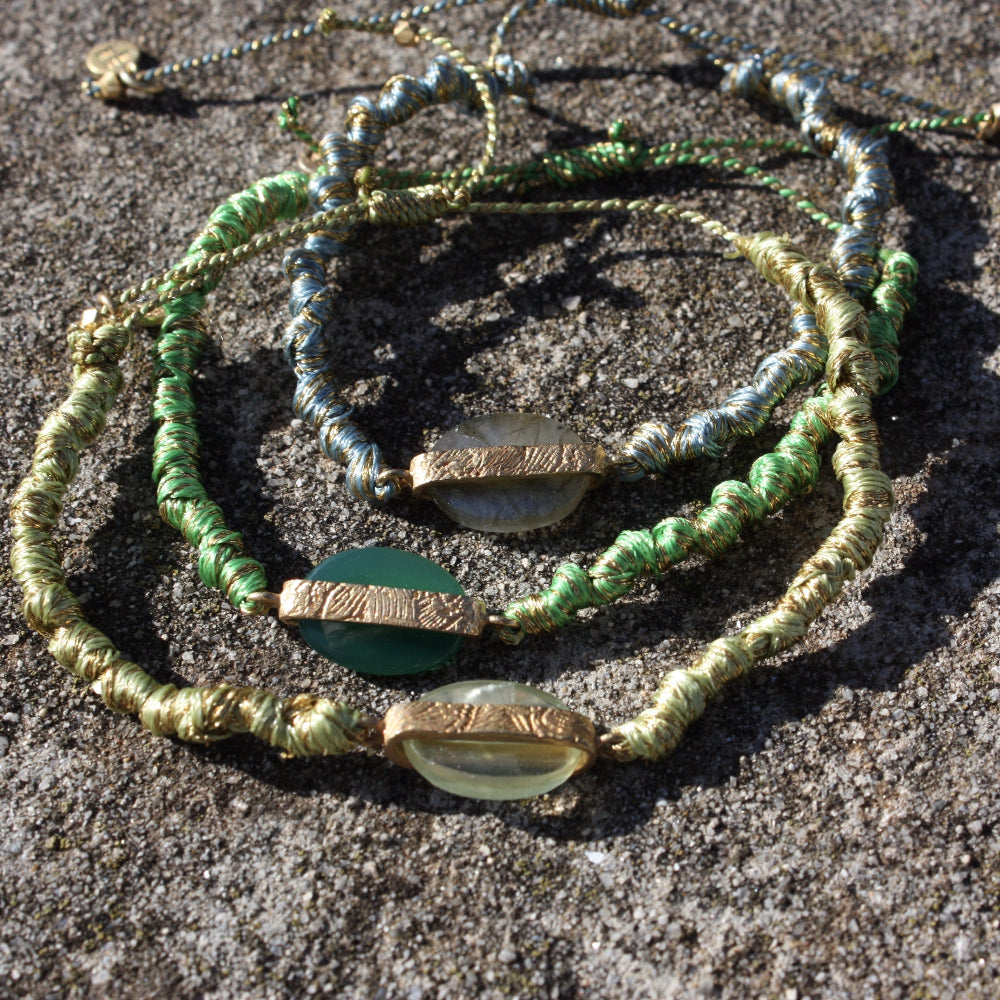 Bracelet tressé doré et beige onyx verte
