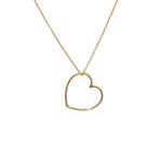 Collier doré et coeur évidé