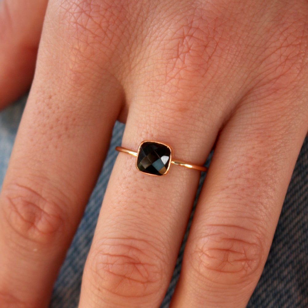 Bague dorée pierre naturelle carrée - 50 / ONYX NOIRE
