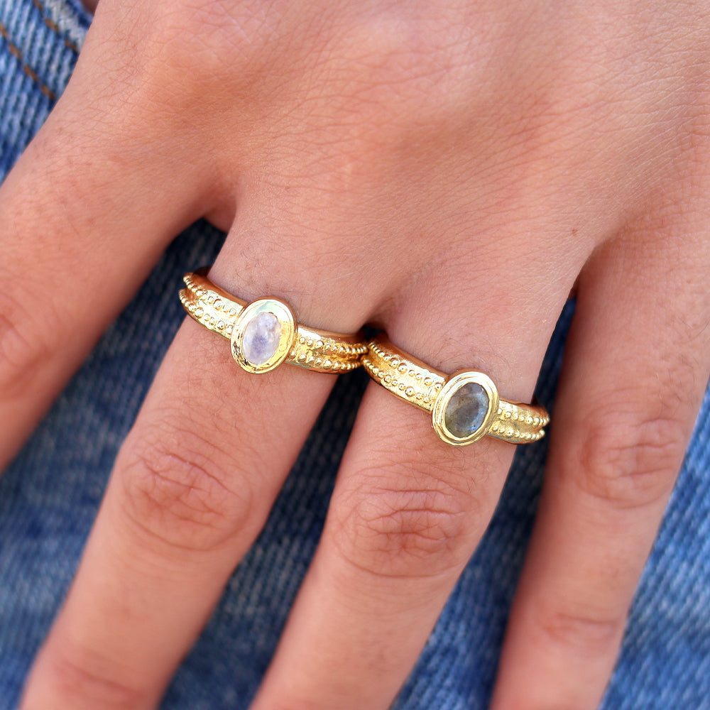 Bague dorée pierre ovale et anneau large