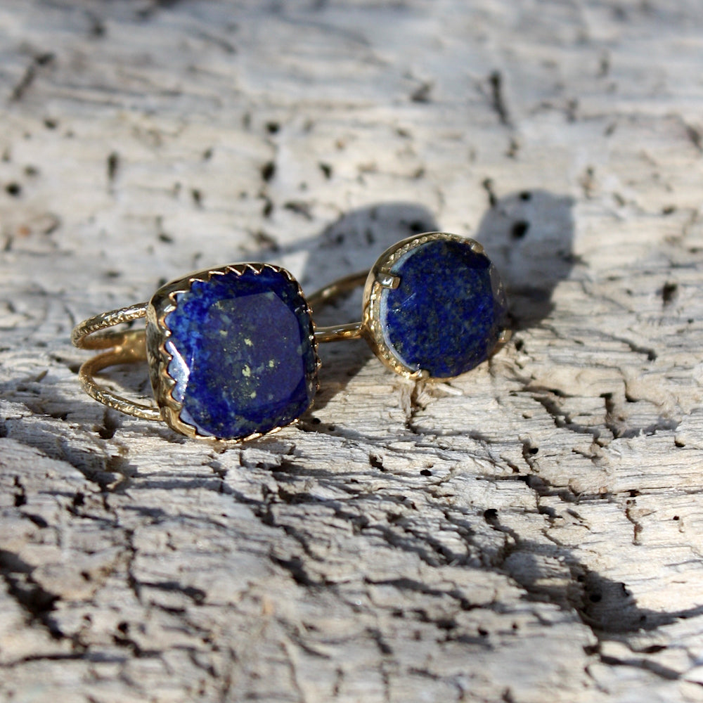 Bague dorée pierre ronde 4 griffes