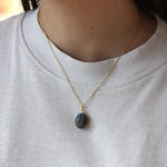 Collier doré pendentif cauri en pierre - LABRADORITE