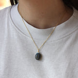 Collier doré pendentif cauri en pierre - LABRADORITE