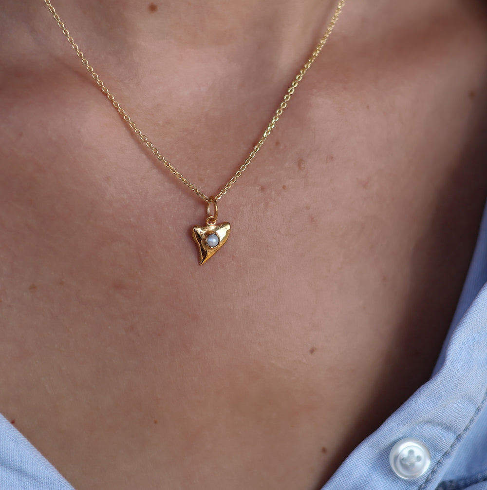 Collier doré dent de requin et pierre - PERLE - Colliers