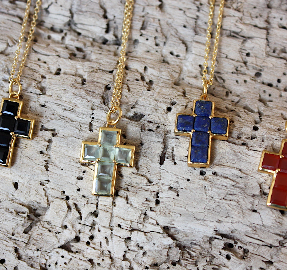 Collier doré pendentif croix pierres carrées - ONYX NOIRE