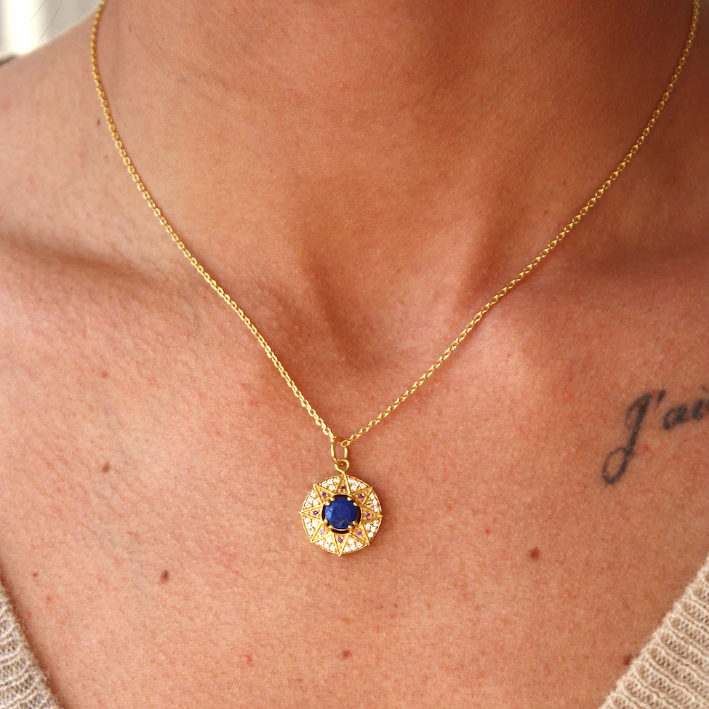 Collier doré médaille étoile pierre et zircons - LAPIS