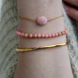 Bracelet doré fleur en pierre naturelle