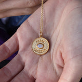 Collier doré médaille porte bonheur et pierre - PIERRE DE