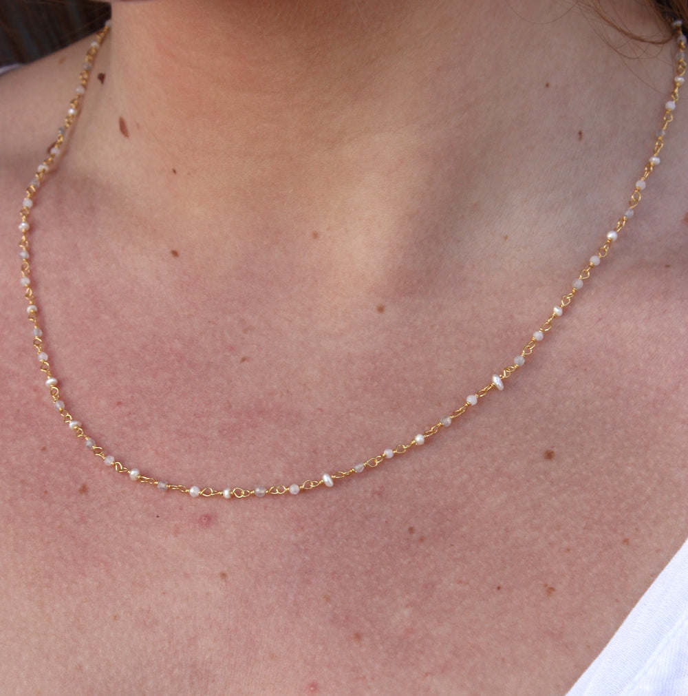 Collier doré Santa Maria en Labradorite Pierre de lune
