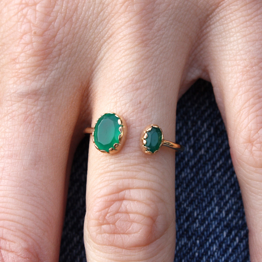 Bague dorée ouverte 2 pierres - 50 / ONYX VERTE