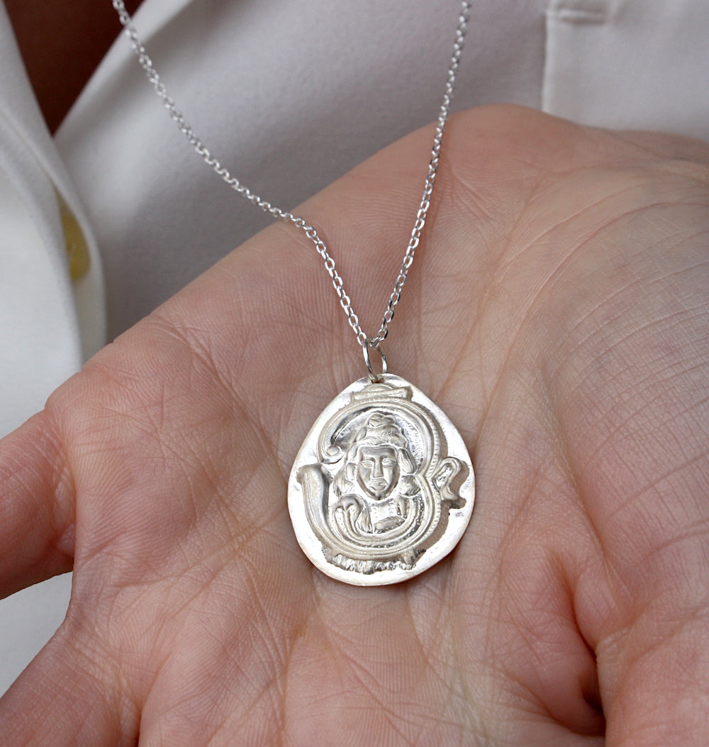 Sautoir argent 925 et médaille divinité indienne