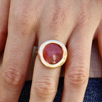 Bague dorée pierre ronde plate - 50 / ONYX ROUGE