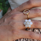 Bague dorée fleur en pierre