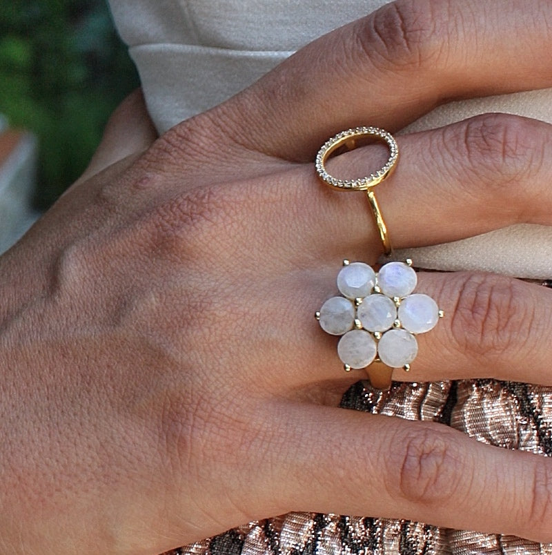 Bague dorée fleur en pierre