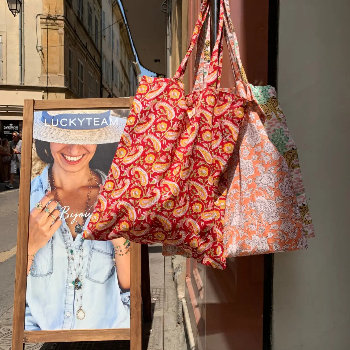 LE TOTE BAG, UN SAC PAS COMME LES AUTRES